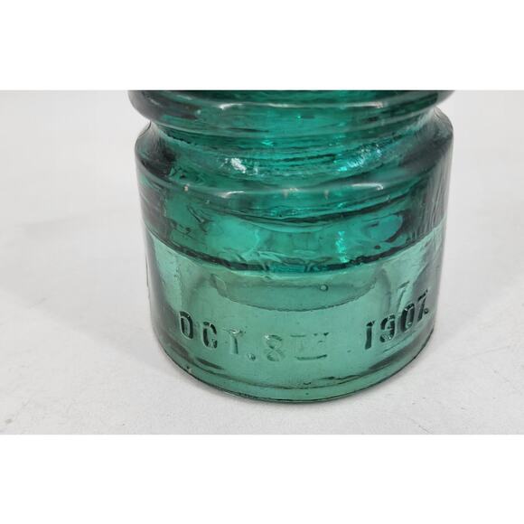 Brookfield CD 147 Spiral Groove Green Aqua Glass Insulator with Peg - Picture 5 of 10